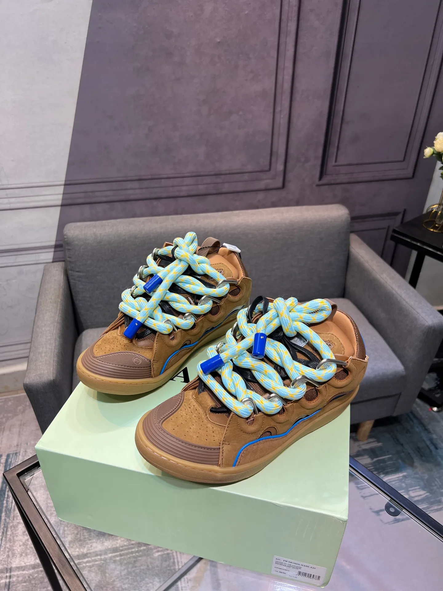 Men's men's shoes💰780 [LANVIN] Latest lace-up fashionable casual sneakers for couples High-quality CLAY couple series‼ ️ The latest trendy products of the season 🌈Many bloggers have planted grass and purchased the original open-mold customization. The upper and outsole are sewn with mark threads without edge sealing. Multiple material splicing combination design. Very versatile for fashionable and casual wear. Comfortable on the feet. Recommended for self-retention (upper cowhide + cow suede + breathable mesh) inner foot pad cowhide exclusive original open-mold clear logo rubber outsole ⚠️36-44 yards (45 custom-made)